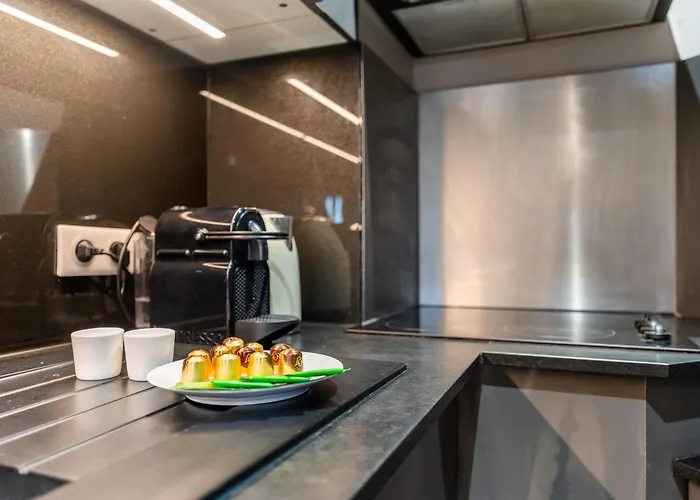 In-out - Heart Of Spacious 8 Guests Apartment, Wifi - Pierre & Tikal *