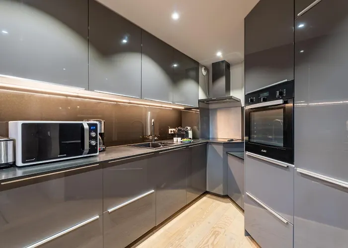 In-out - Heart Of Spacious 8 Guests Apartment, Wifi - Pierre & Tikal Apartamento *