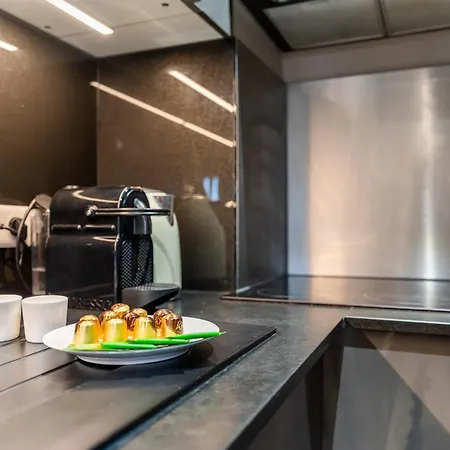 In-out - Heart Of Spacious 8 Guests Apartment, Wifi - Pierre & Tikal *