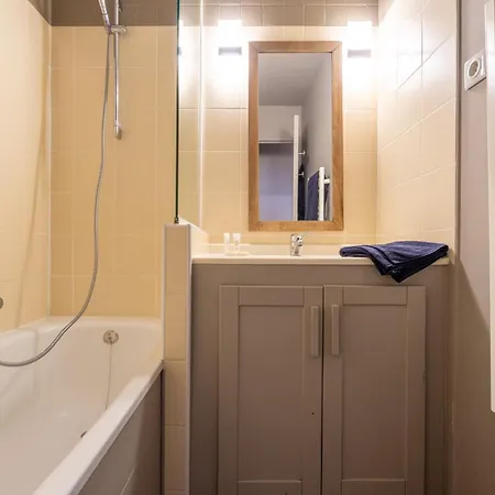 In-out - Heart Of Spacious 8 Guests Apartment, Wifi