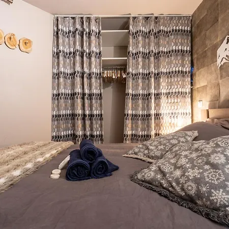 In-out - Heart Of Spacious 8 Guests Apartment, Wifi 303 * Валь-Торанс