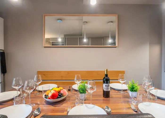 In-out - Heart Of Spacious 8 Guests Apartment, Wifi - Pierre & Tikal Апартаменты *