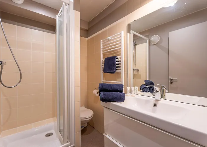 In-out - Heart Of Spacious 8 Guests Apartment, Wifi - Pierre & Tikal *